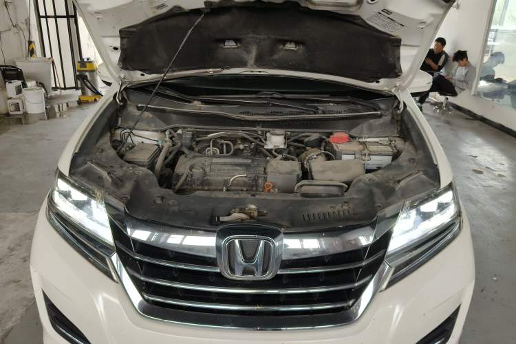 Used Honda Elysion 2016 2.4L Style Edition Engine Bay