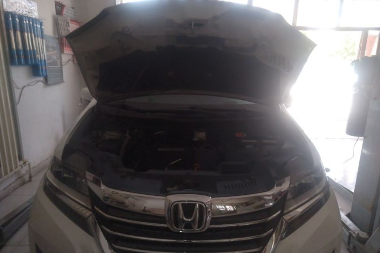 Used Honda Elysion 2016 2.4L Classic Edition Engine Bay