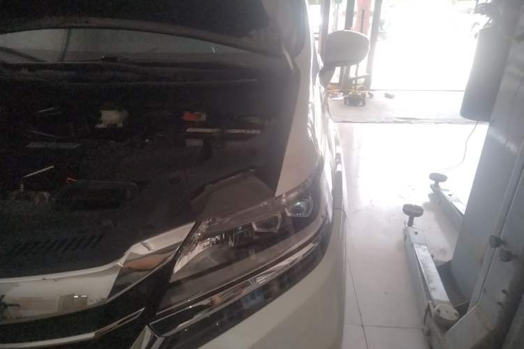 Used Honda Elysion 2016 2.4L Classic Edition Engine Bay Left