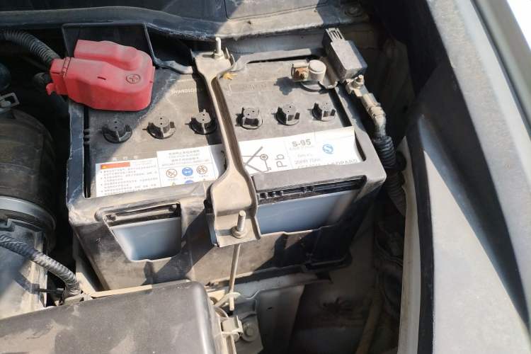 Used Honda Elysion 2016 2.4L Style Edition Engine Bay Left
