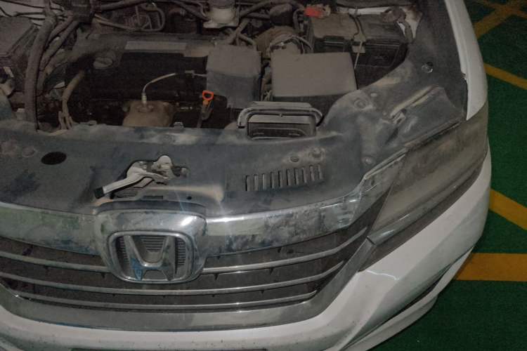 Used Honda Elysion 2016 2.4L Comfort Edition Engine Bay Left