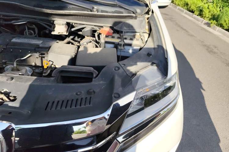 Used Honda Elysion 2016 2.4L Comfort Edition Engine Bay Left