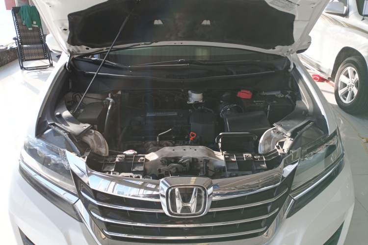 Used Honda Elysion 2016 2.4L Supreme Edition Engine Bay