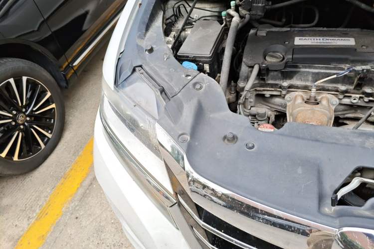 Used Honda Elysion 2016 2.4L Luxury Edition Engine Bay Right