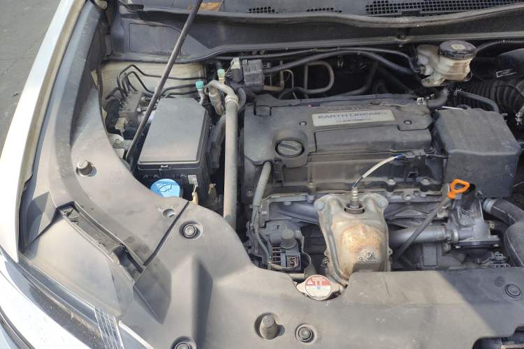 Used Honda Elysion 2016 2.4L Supreme Edition Engine Bay Right