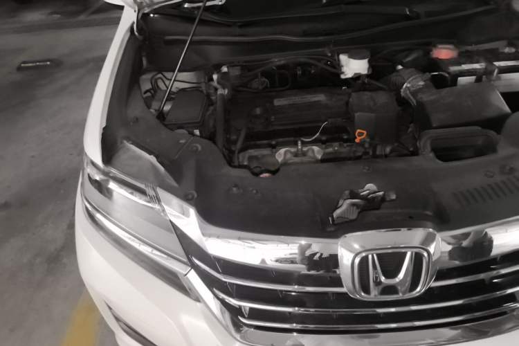 Used Honda Elysion 2016 2.4L Luxury Edition Engine Bay Right