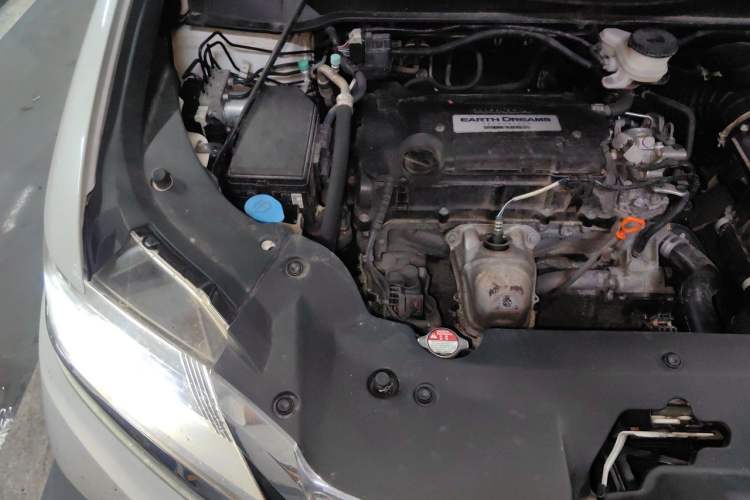 Used Honda Elysion 2016 2.4L Supreme Edition Engine Bay Right