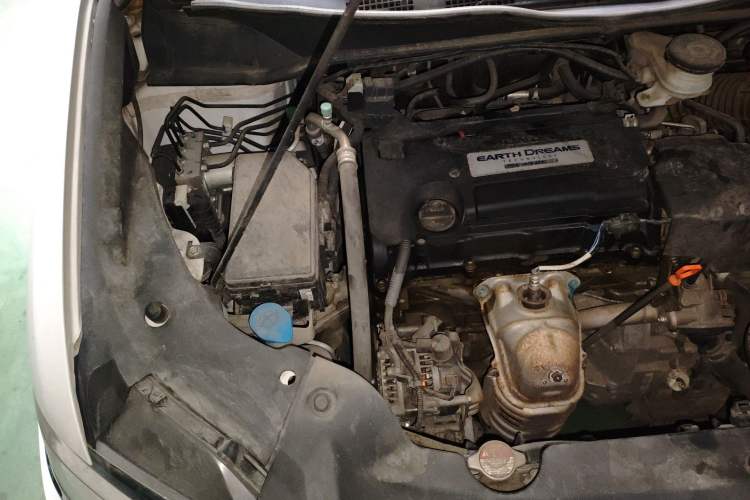 Used Honda Elysion 2016 2.4L Supreme Edition Engine Bay Right