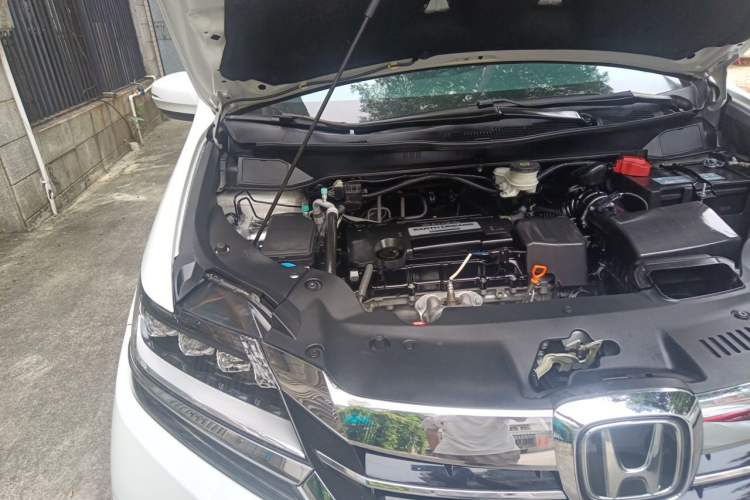 Used Honda Elysion 2016 2.4L Supreme Edition Engine Bay Right