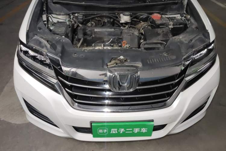 Used Honda Elysion 2016 2.4L Luxury Edition Engine Bay