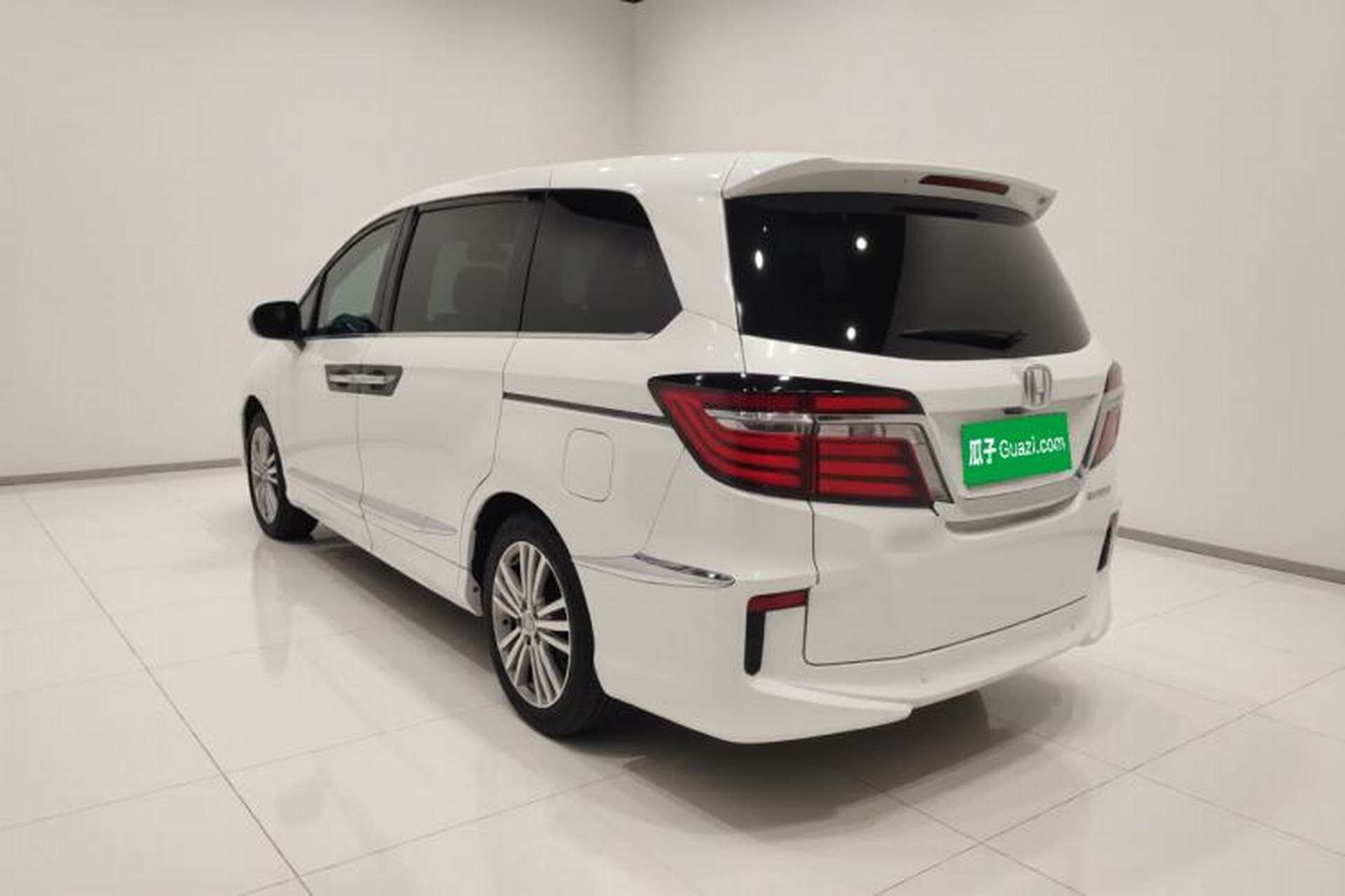 Used Honda Elysion 2016 2.4L Classic Edition Exterior 2