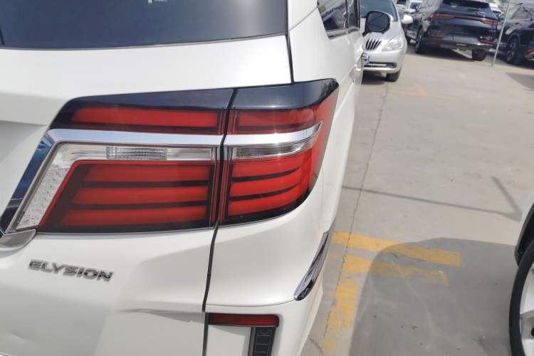 Used Honda Elysion 2016 2.4L Comfort Edition Exterior 3