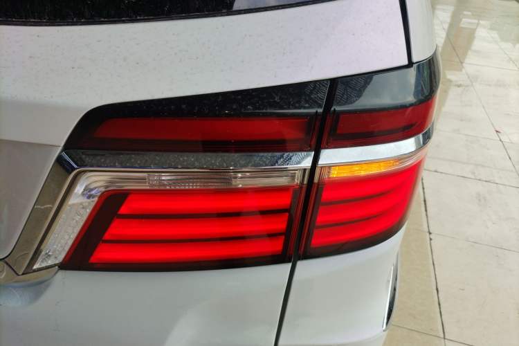 Used Honda Elysion 2016 2.4L Luxury Edition Exterior 3