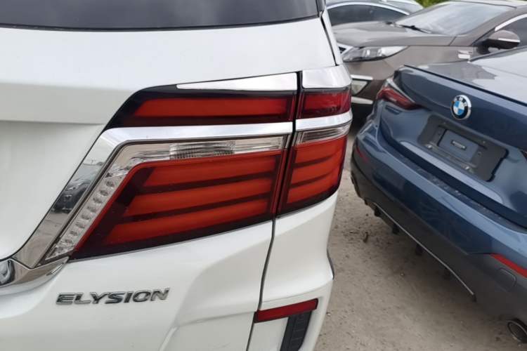Used Honda Elysion 2016 2.4L Luxury Edition Exterior 3