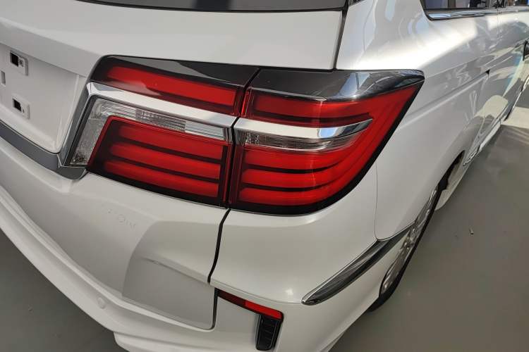 Used Honda Elysion 2016 2.4L Style Edition Exterior 3