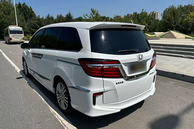 Used Honda Elysion 2016 2.4L Classic Edition Exterior 3