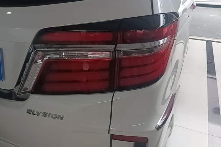 Used Honda Elysion 2016 2.4L Luxury Edition Exterior 3