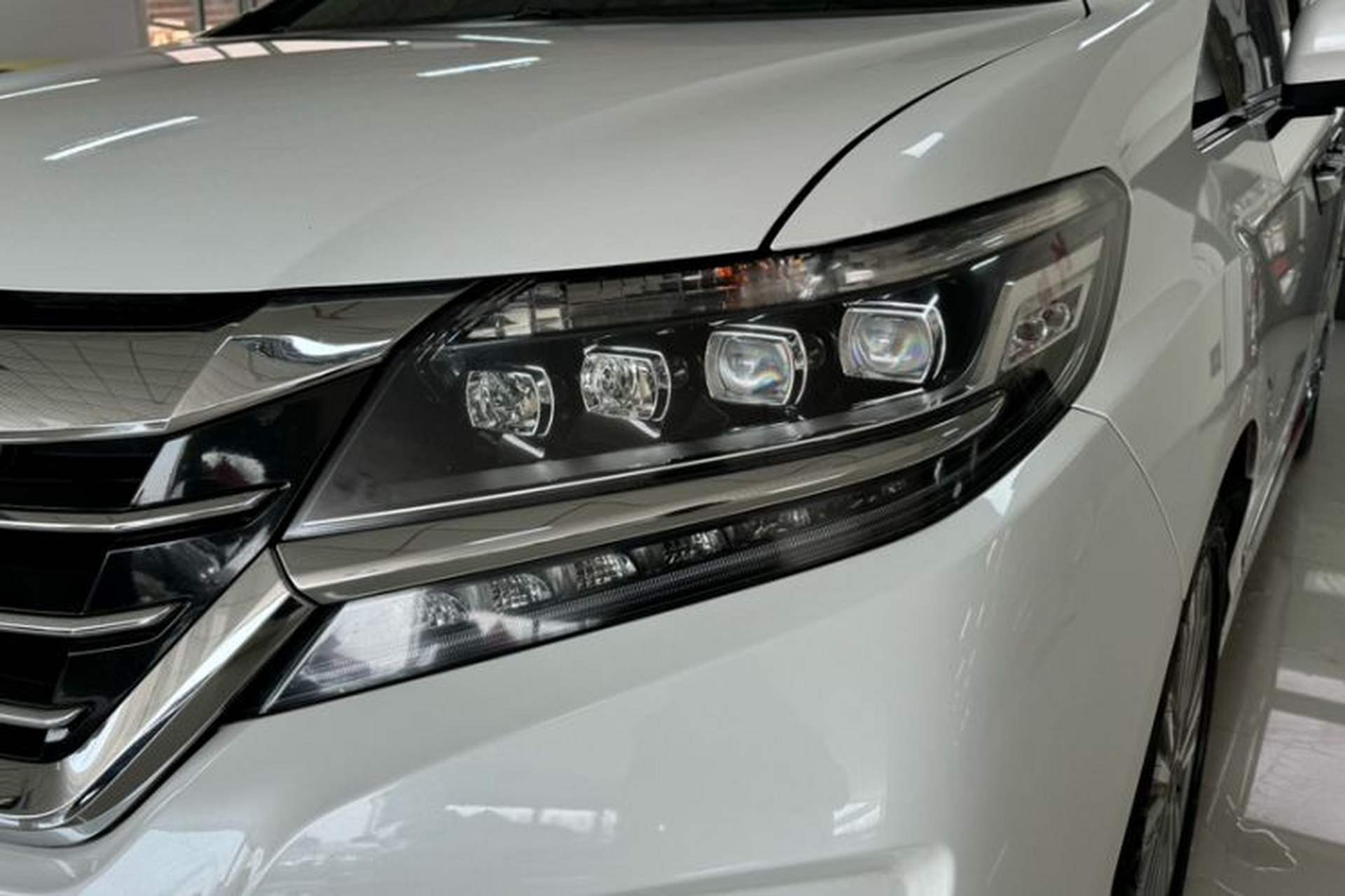 Used Honda Elysion 2016 2.4L Supreme Edition Exterior 5