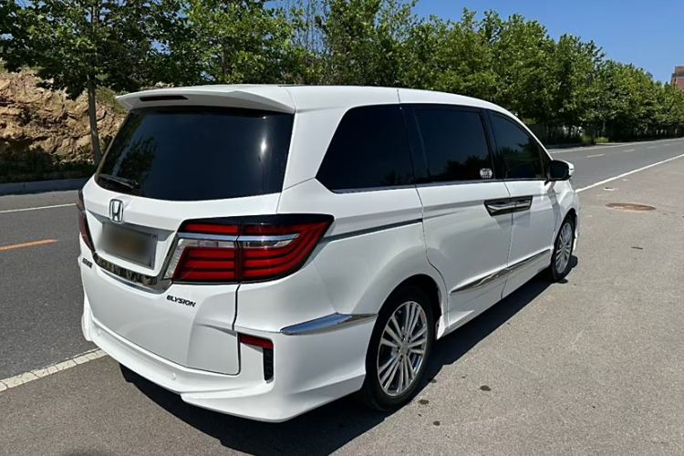 Used Honda Elysion 2016 2.4L Classic Edition Exterior 5