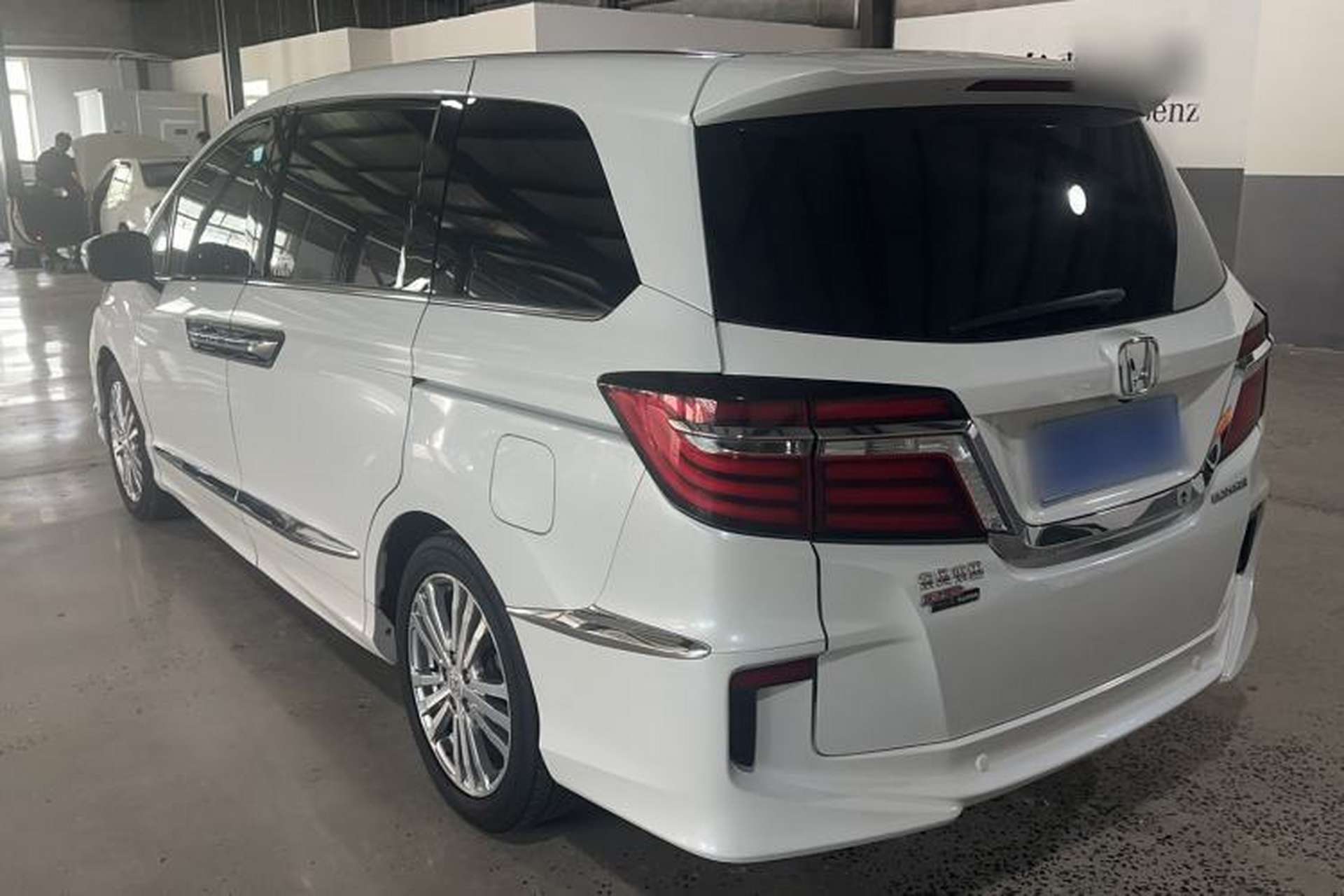 Used Honda Elysion 2016 2.4L Luxury Edition Exterior 5