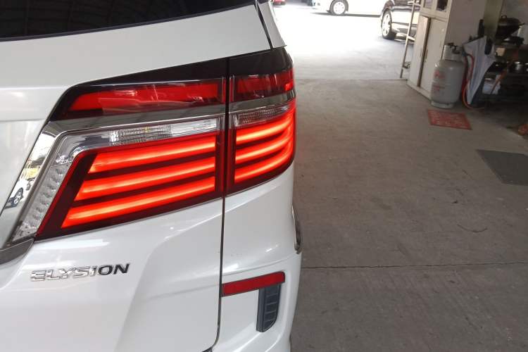 Used Honda Elysion 2016 2.4L Style Edition Exterior 6