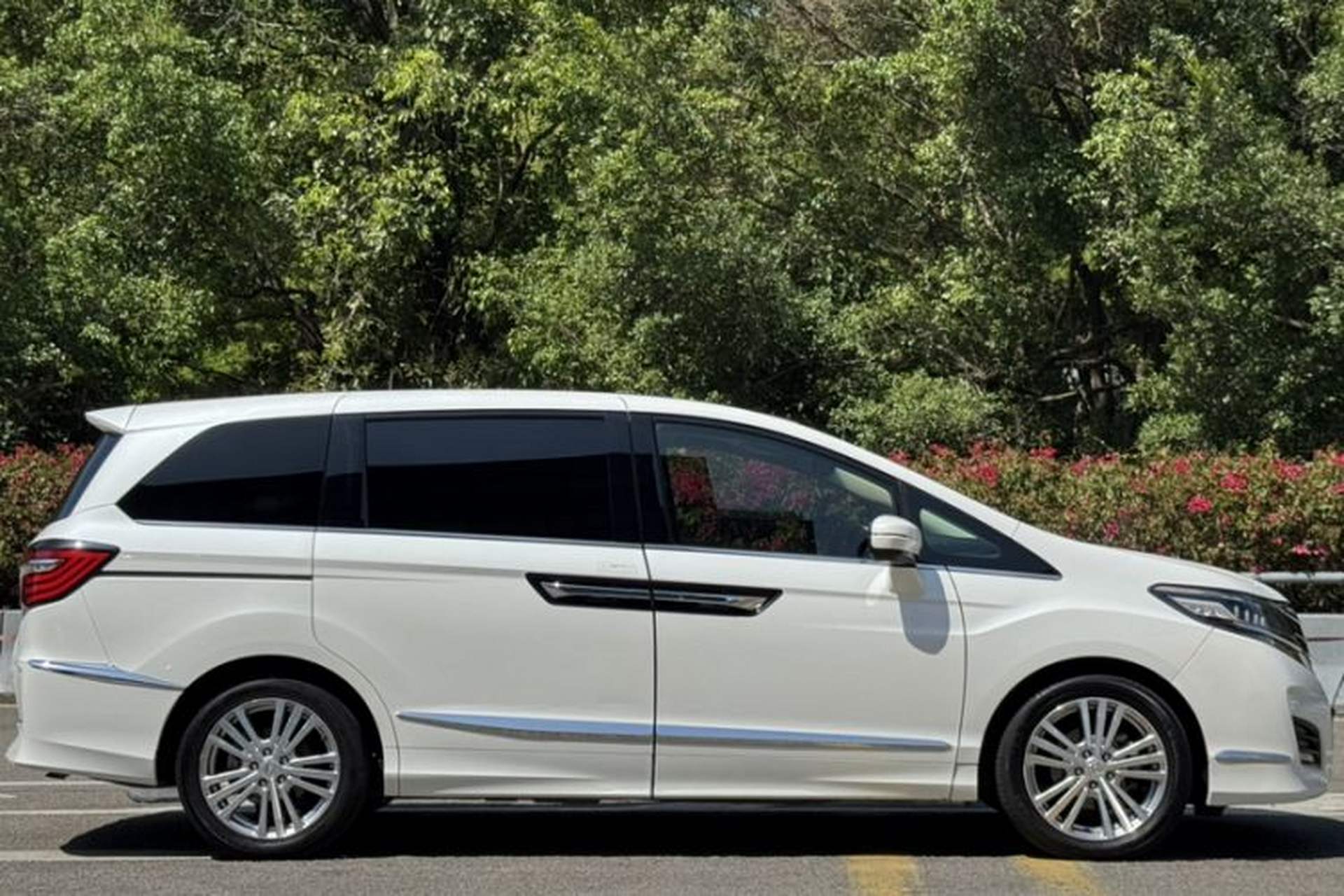 Used Honda Elysion 2016 2.4L Luxury Edition Exterior 8