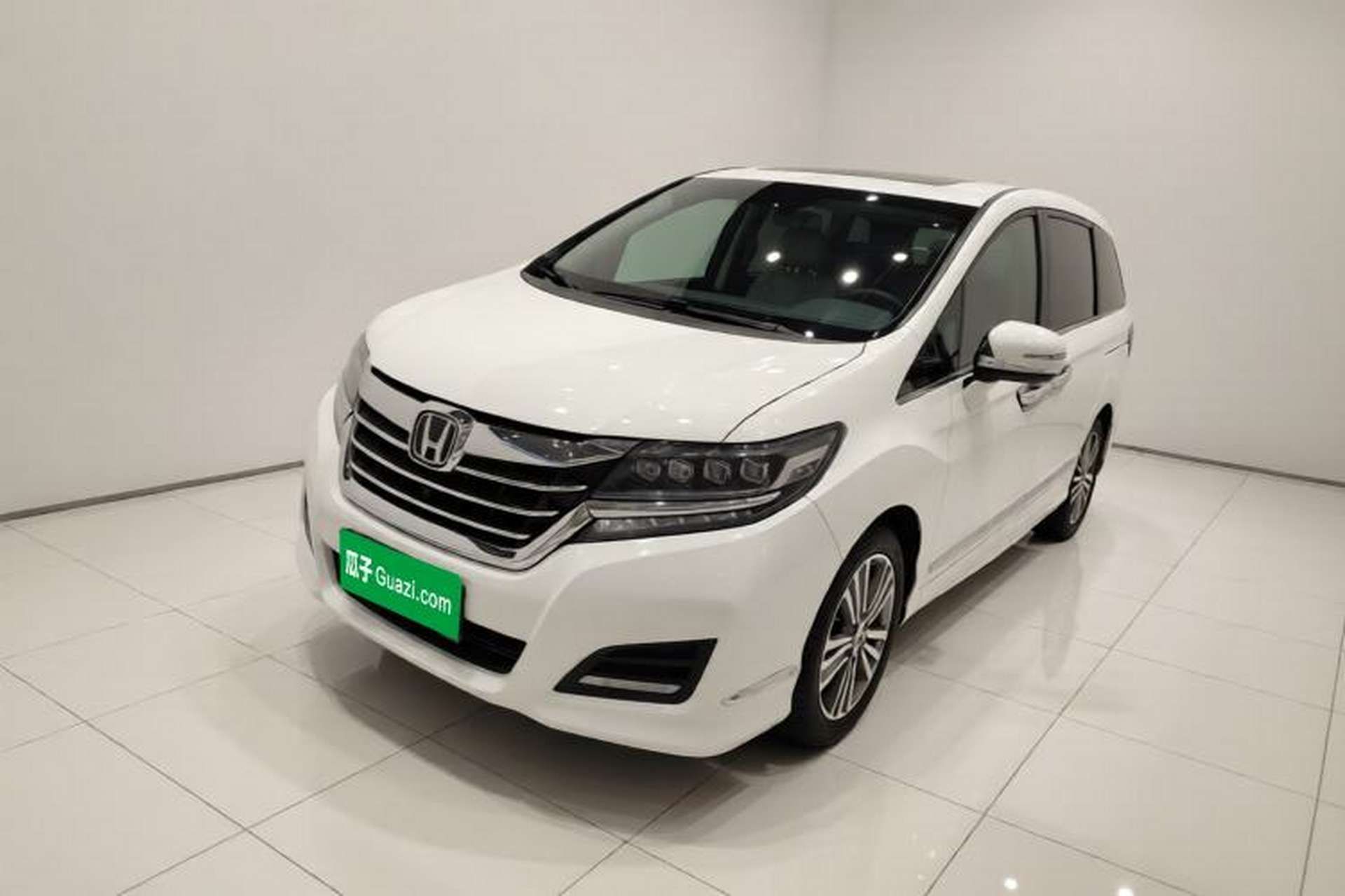 Used Honda Elysion 2016 2.4L Supreme Edition Front Left 45 Deg