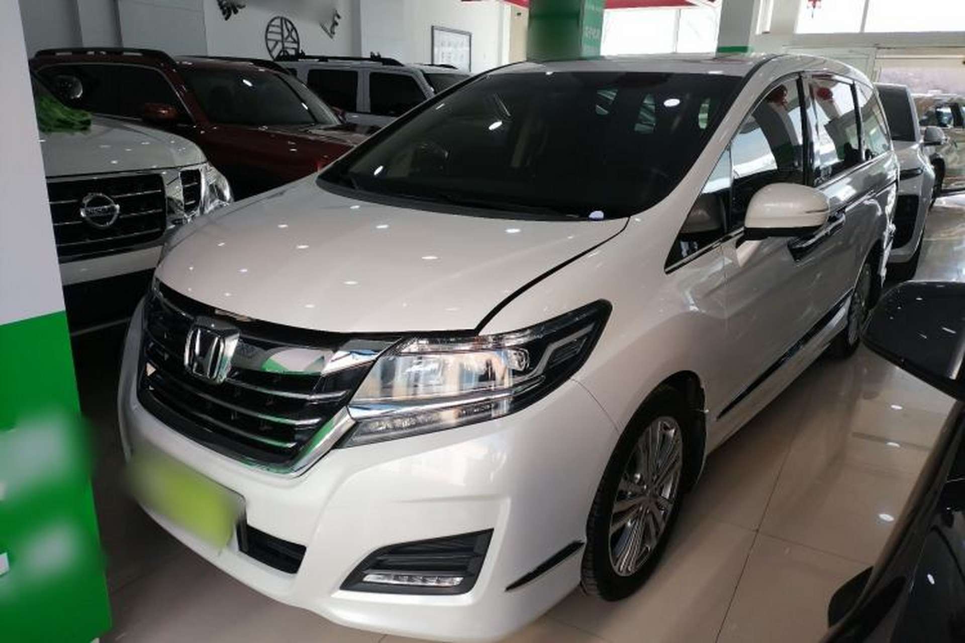Used Honda Elysion 2016 2.4L Classic Edition Front Left 45 Deg