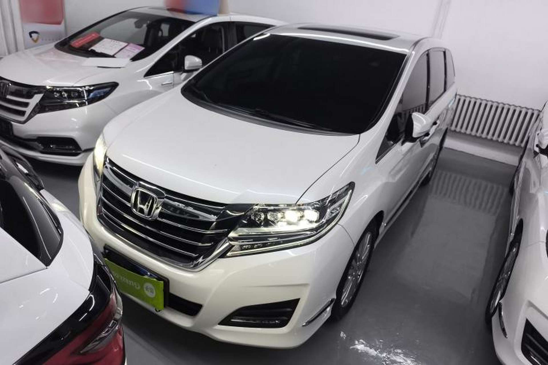 Used Honda Elysion 2016 2.4L Luxury Edition Front Left 45 Deg