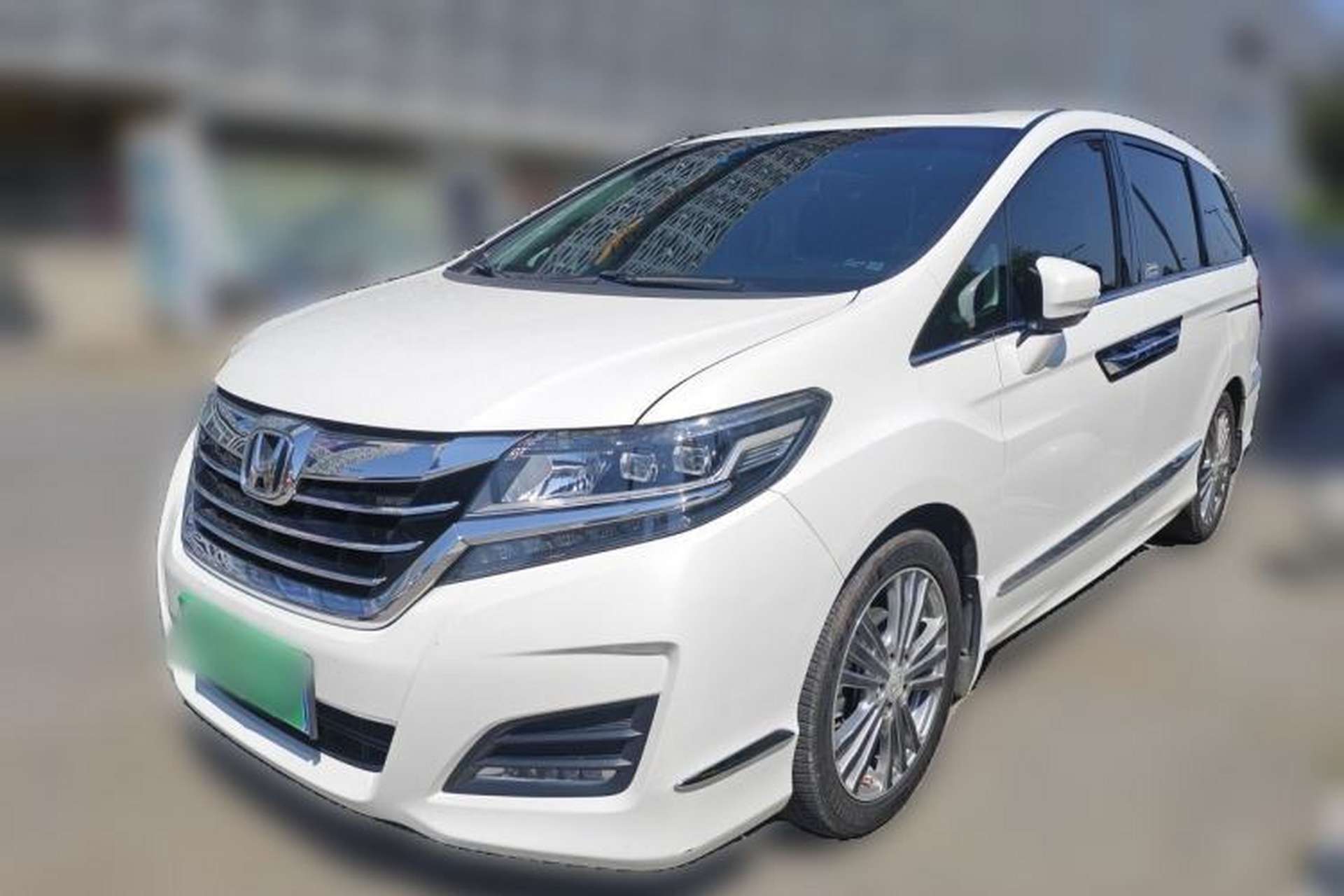 Used Honda Elysion 2016 2.4L Style Edition Front Left 45 Deg