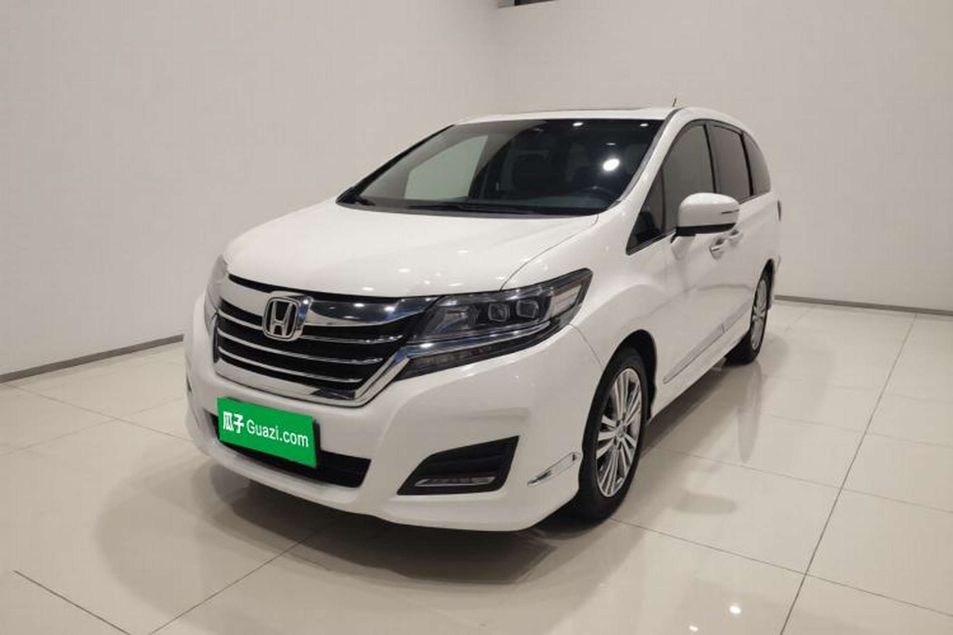 Used Honda Elysion 2016 2.4L Classic Edition Front Left 45 Deg