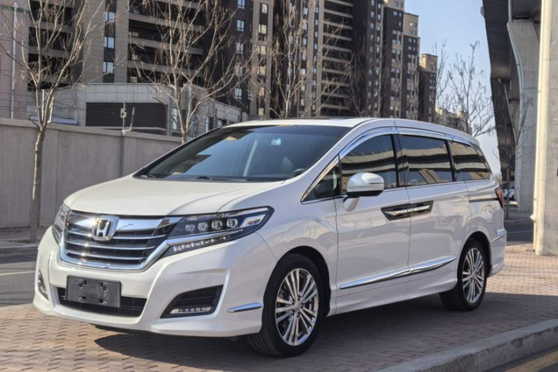 Used Honda Elysion 2016 2.4L Luxury Edition Front Left 45 Deg