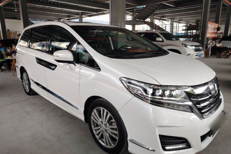 Used Honda Elysion 2016 2.4L Luxury Edition Front Right 45 Deg