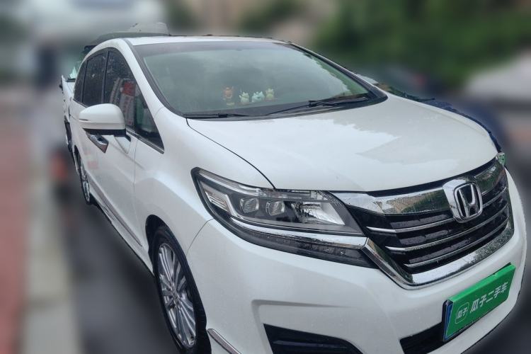 Used Honda Elysion 2016 2.4L Style Edition Front Right 45 Deg