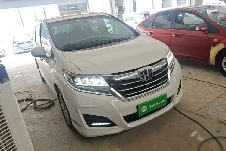 Used Honda Elysion 2016 2.4L Supreme Edition Front Right 45 Deg