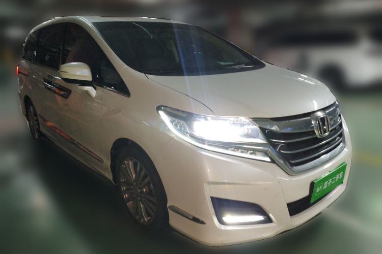 Used Honda Elysion 2016 2.4L Luxury Edition Front Right 45 Deg