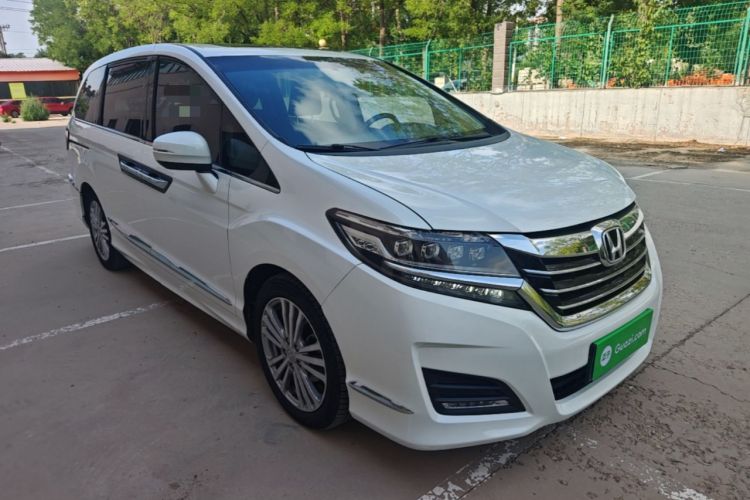 Used Honda Elysion 2016 2.4L Luxury Edition Front Right 45 Deg