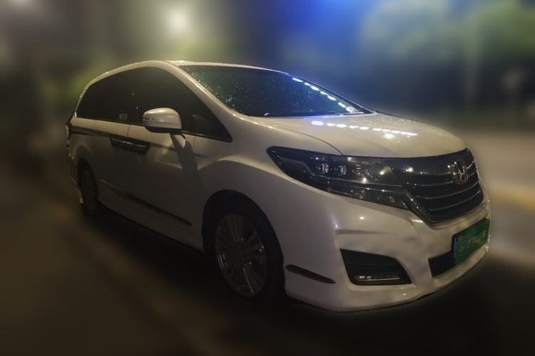 Used Honda Elysion 2016 2.4L Style Edition Front Right 45 Deg