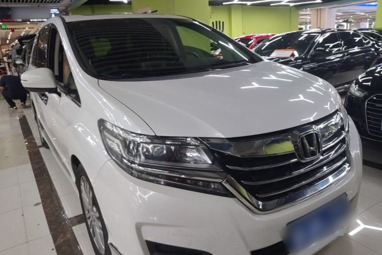 Used Honda Elysion 2016 2.4L Style Edition Front Right 45 Deg
