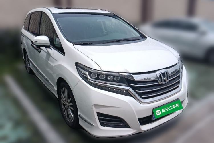 Used Honda Elysion 2016 2.4L Luxury Edition Front Right 45 Deg