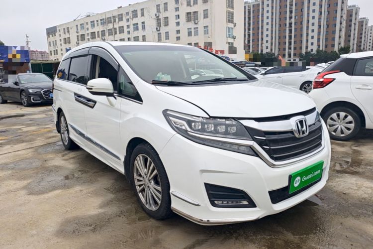 Used Honda Elysion 2016 2.4L Luxury Edition Front Right 45 Deg