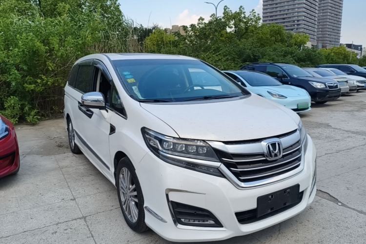 Used Honda Elysion 2016 2.4L Luxury Edition Front Right 45 Deg
