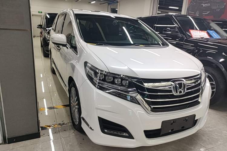 Used Honda Elysion 2016 2.4L Luxury Edition Front Right 45 Deg