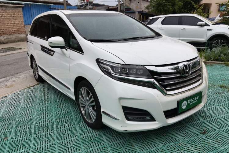 Used Honda Elysion 2016 2.4L Luxury Edition Front Right 45 Deg