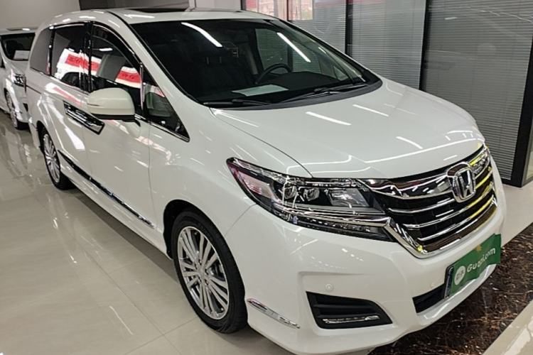 Used Honda Elysion 2016 2.4L Style Edition Front Right 45 Deg