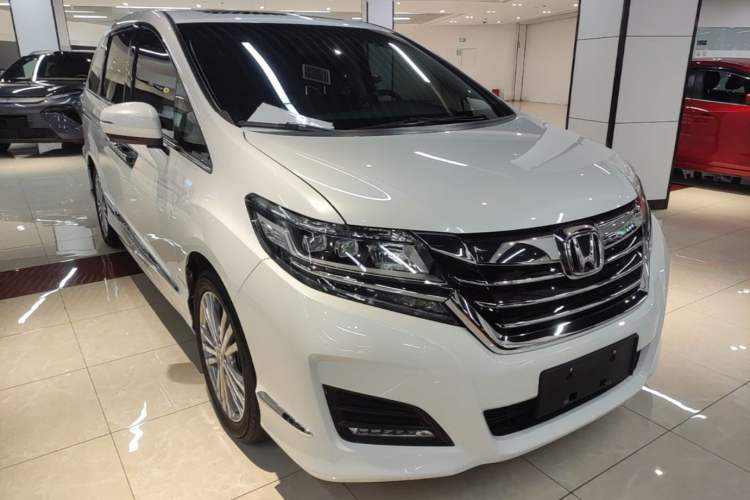 Used Honda Elysion 2016 2.4L Style Edition Front Right 45 Deg