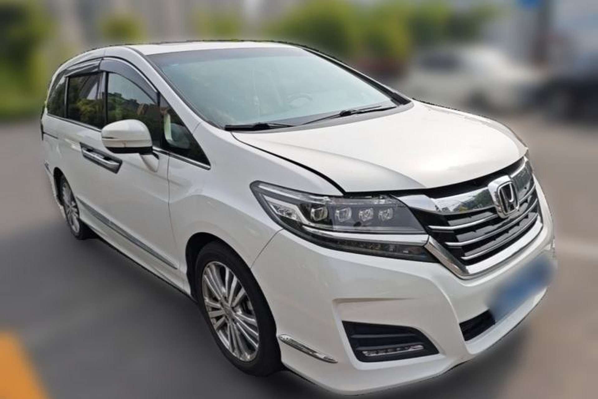 Used Honda Elysion 2016 2.4L Luxury Edition Front Right 45 Deg
