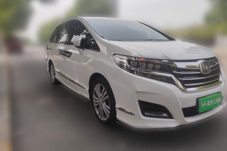 Used Honda Elysion 2016 2.4L Style Edition Front Right 45 Deg