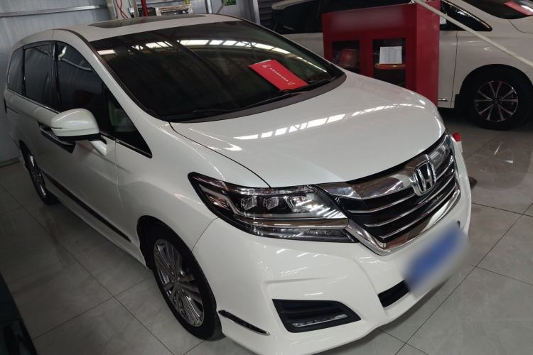 Used Honda Elysion 2016 2.4L Style Edition Front Right 45 Deg