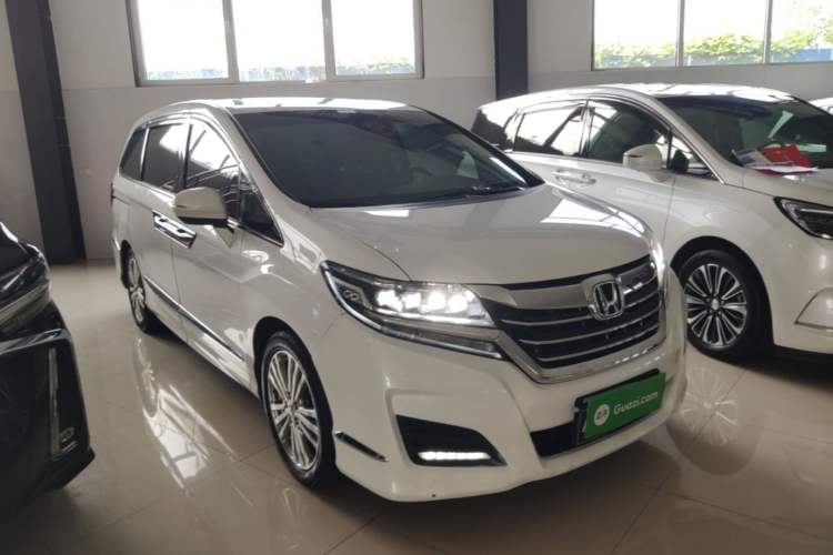 Used Honda Elysion 2016 2.4L Luxury Edition Front Right 45 Deg